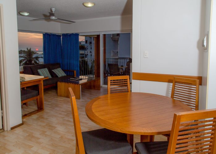 2 bedroom marina view dining