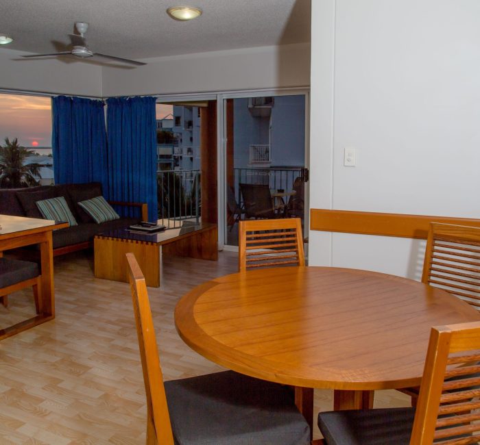 2 bedroom marina view dining